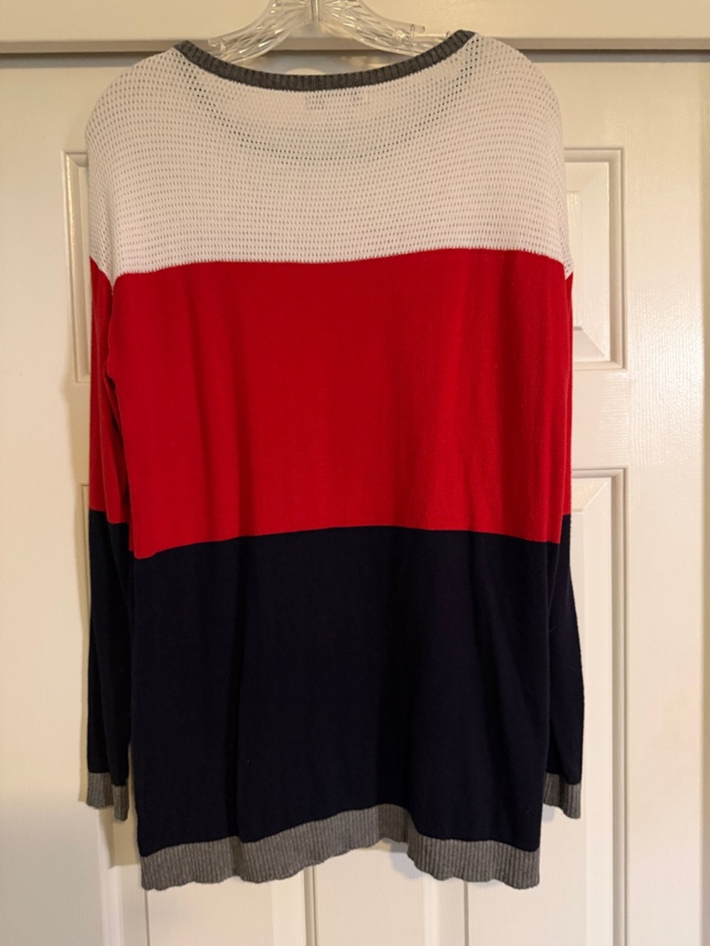 Liz Claiborne Thin Sweater Top - Picture 4 of 4